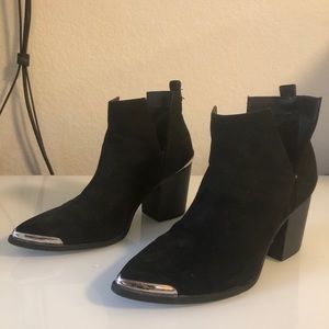 Possimo black ankle boots